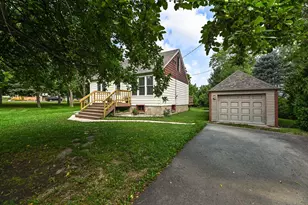 11810 W Howard Ave, Greenfield, WI 53228 - Photo 27