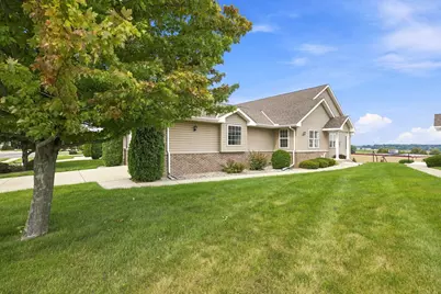 118  Summit Ct #2601, Columbus, WI 53925 - Photo 1