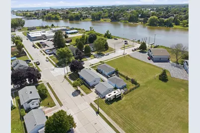 2702  Wilson St, Two Rivers, WI 54241 - Photo 33