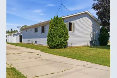 2702  Wilson St, Two Rivers, WI 54241 - Photo 37