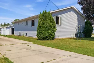 2702 Wilson St, Two Rivers, WI 54241 - Photo 37