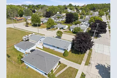 2702  Wilson St, Two Rivers, WI 54241 - Photo 31