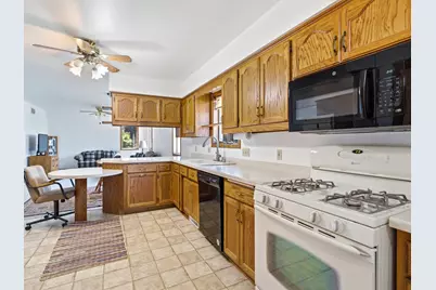 2702  Wilson St, Two Rivers, WI 54241 - Photo 7