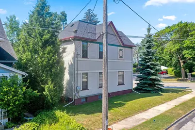 635 N Water St, Manitowoc, WI 54220 - Photo 11