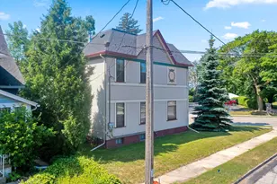 635 N Water St, Manitowoc, WI 54220 - Photo 11