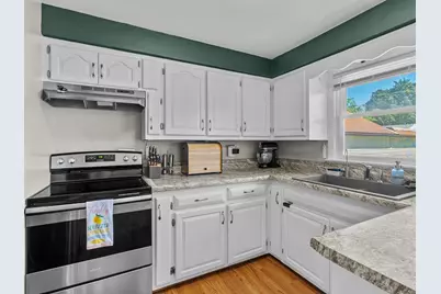1603  Delores St, Green Bay, WI 54304 - Photo 11