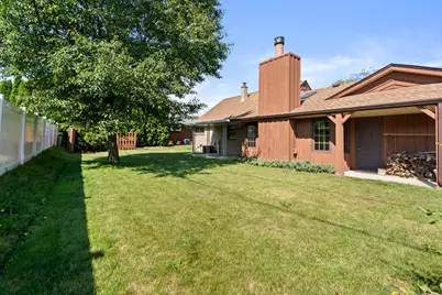 3707  Brooklawn Cir, South Milwaukee, WI 53172 - Photo 39
