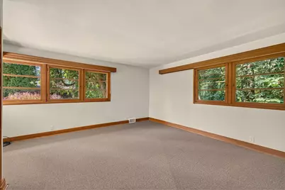 7030 N Lake Dr, Fox Point, WI 53217 - Photo 33