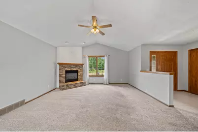 519  Danielson Dr, Darien, WI 53114 - Photo 5