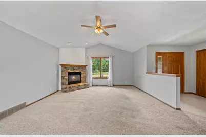 519  Danielson Dr, Darien, WI 53114 - Photo 5