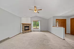 519 Danielson Dr, Darien, WI 53114 - Photo 5