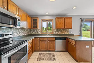 519 Danielson Dr, Darien, WI 53114 - Photo 15