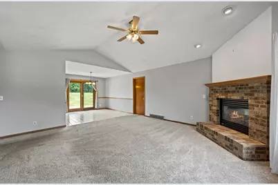 519  Danielson Dr, Darien, WI 53114 - Photo 7