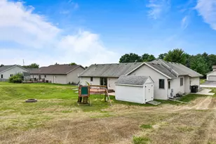 519 Danielson Dr, Darien, WI 53114 - Photo 57