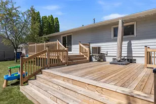 2925 Cherry Tree Ct, Racine, WI 53402 - Photo 25