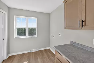 1675  Reigle Dr #7, Kewaskum, WI 53040 - Photo 13