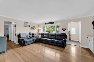341 Dardis Dr, Burlington, WI 53105 - Photo 7