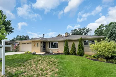 341  Dardis Dr, Burlington, WI 53105 - Photo 3