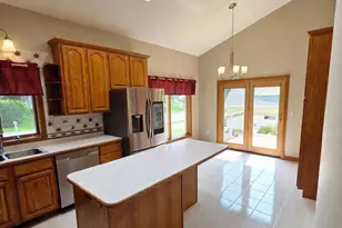 417 Larkspur Ln, Onalaska, WI 54650 - Photo 5