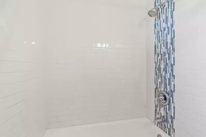 735 N 112th St, Wauwatosa, WI 53226 - Photo 13