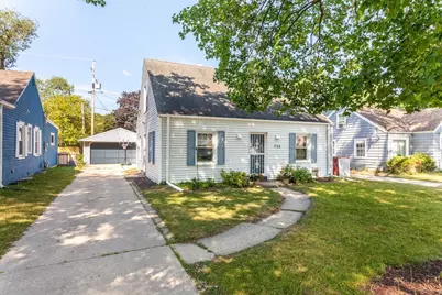 735 N 112th St, Wauwatosa, WI 53226 - Photo 25