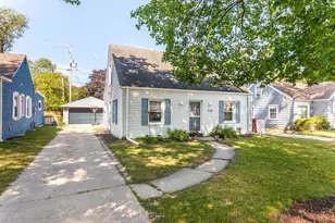735 N 112th St, Wauwatosa, WI 53226 - Photo 25