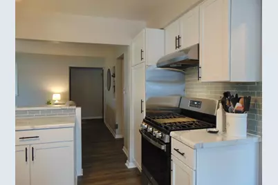 2630 S 94th St, West Allis, WI 53227 - Photo 7