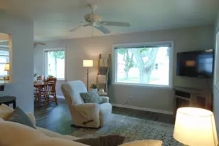 2630 S 94th St, West Allis, WI 53227 - Photo 9