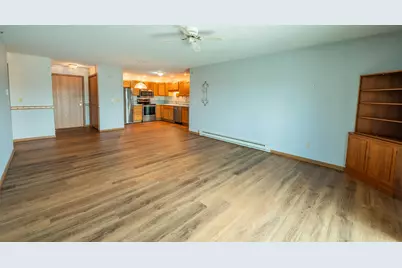 715  Canterberry Ct #212, West Bend, WI 53090 - Photo 9