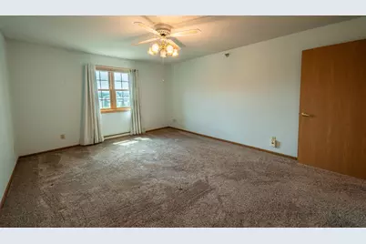 715  Canterberry Ct #212, West Bend, WI 53090 - Photo 17