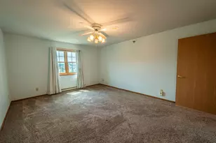 715 Canterberry Ct, West Bend, WI 53090 - Photo 17