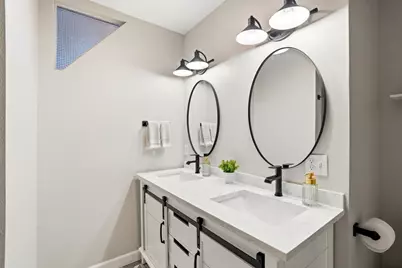 1809 N Commerce St #302, Milwaukee, WI 53212 - Photo 17