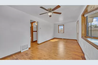 2316  Main Ave, Sheboygan, WI 53083 - Photo 7