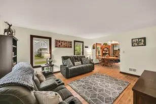 136 N 123rd St, Wauwatosa, WI 53226 - Photo 3