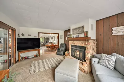 136 N 123rd St, Wauwatosa, WI 53226 - Photo 13