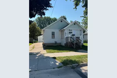 517 S Baird St, Green Bay, WI 54301 - Photo 1