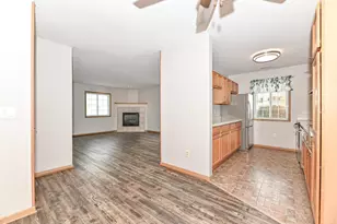 7122 Fieldview Dr, Racine, WI 53406 - Photo 9