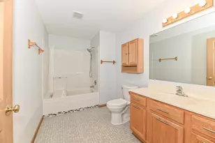 7122 Fieldview Dr, Racine, WI 53406 - Photo 23