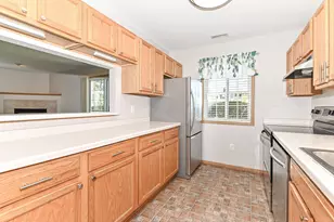 7122 Fieldview Dr, Racine, WI 53406 - Photo 13