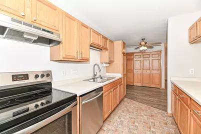 7122  Fieldview Dr #1, Racine, WI 53406 - Photo 11