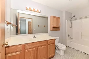 7122 Fieldview Dr, Racine, WI 53406 - Photo 25
