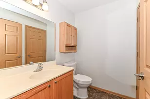 7122 Fieldview Dr, Racine, WI 53406 - Photo 5