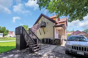125 Edward St, Burlington, WI 53105 - Photo 25