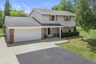 S79W31491 Green Meadows Dr, Mukwonago, WI 53149 - Photo 1
