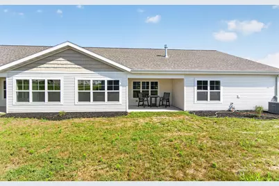 1601  Wildlife Dr #1, Kewaskum, WI 53040 - Photo 17