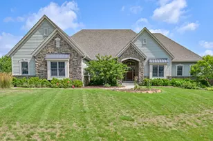 20110 Settler's Hollow Ln, New Berlin, WI 53146 - Photo 3