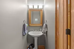 2245 S Foxglove Ct, New Berlin, WI 53151 - Photo 19