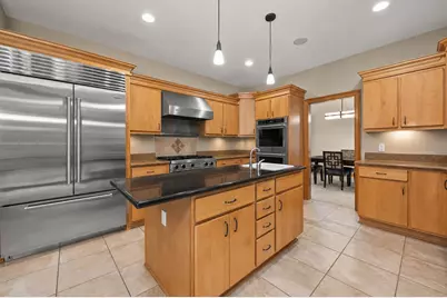 2245 S Foxglove Ct, New Berlin, WI 53151 - Photo 11