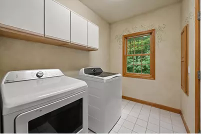 2245 S Foxglove Ct, New Berlin, WI 53151 - Photo 21