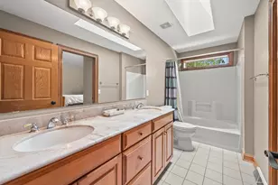 2245 S Foxglove Ct, New Berlin, WI 53151 - Photo 29